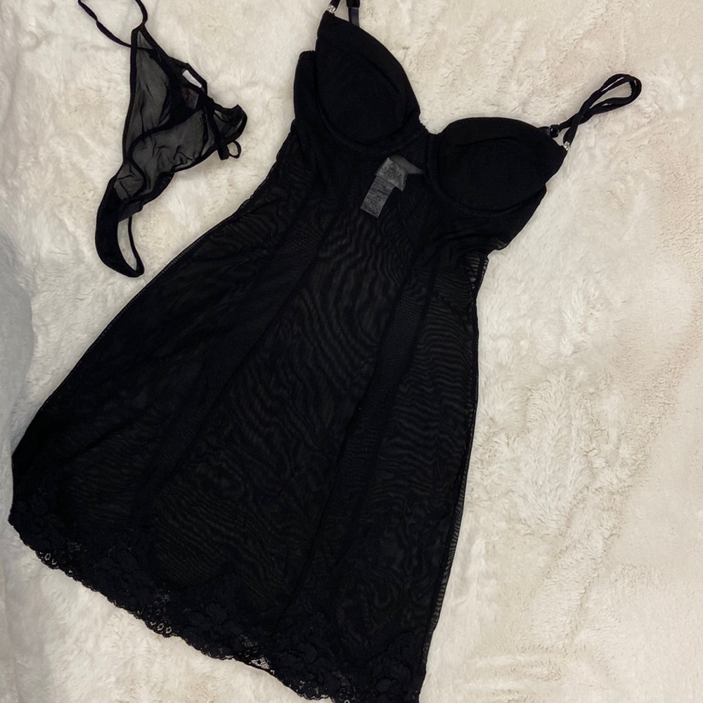 EUC * La Senza * Black Mesh Babydoll with Lace trim * Small
